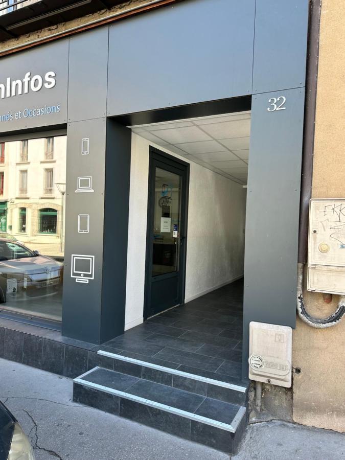 Appartement Avec Terrasse Au Puy Le Puy-en-Velay Exteriör bild